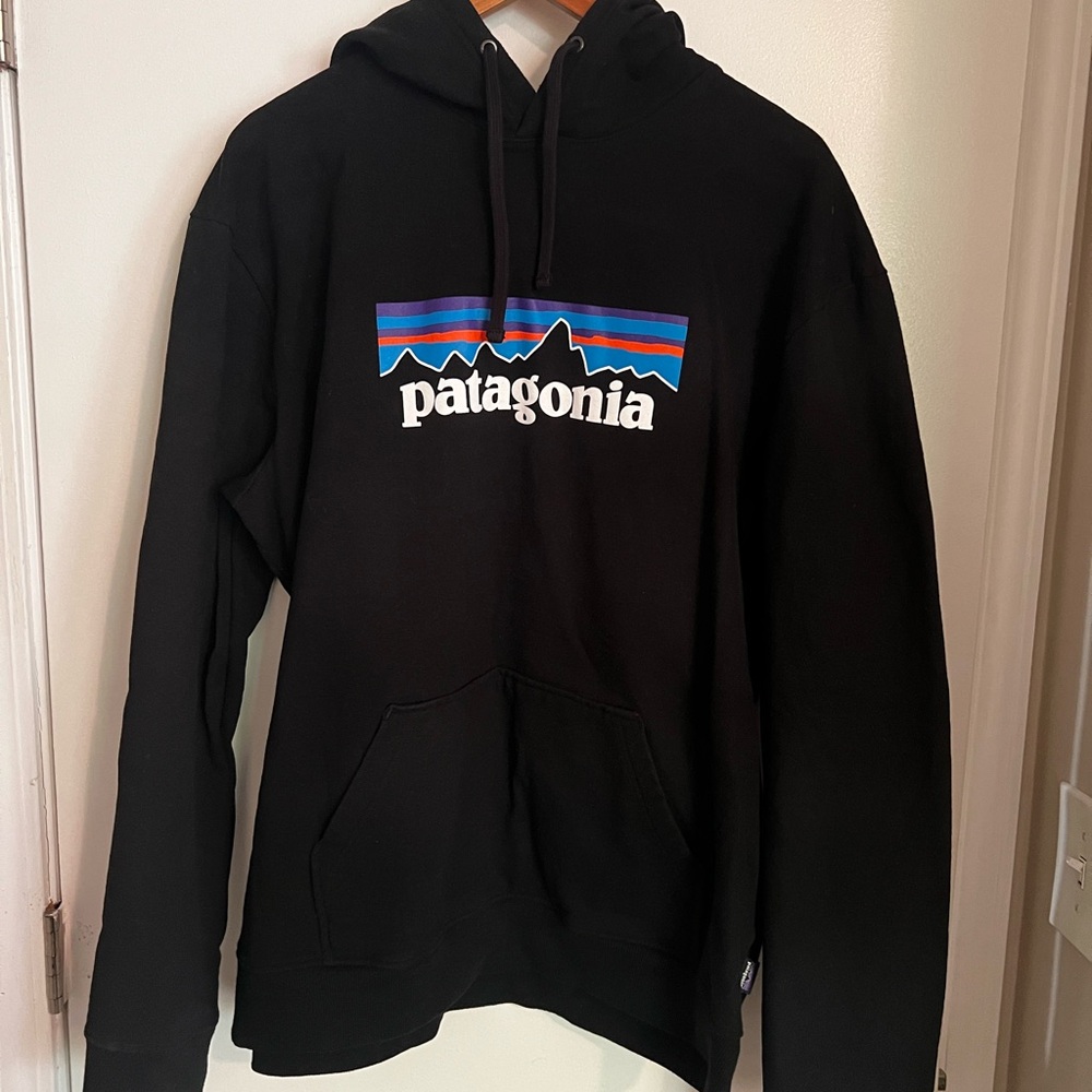Patagonia Men’s Black Hoodie XL